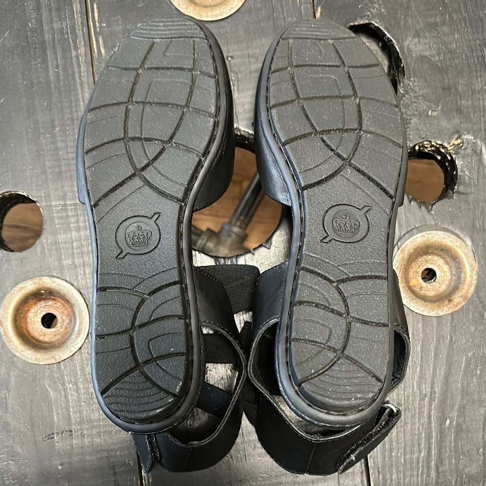 Born Women's Black Strappy Flats - Picture 10 of 13